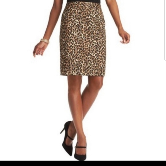 LOFT Dresses & Skirts - Ann Taylor LOFT Leopard Pencil Skirt